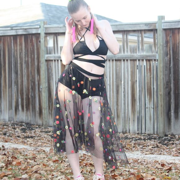 Tulle Wrap Skirt Adorned With Blacklight Flowers Hand Crafted - Picture 3 of 4